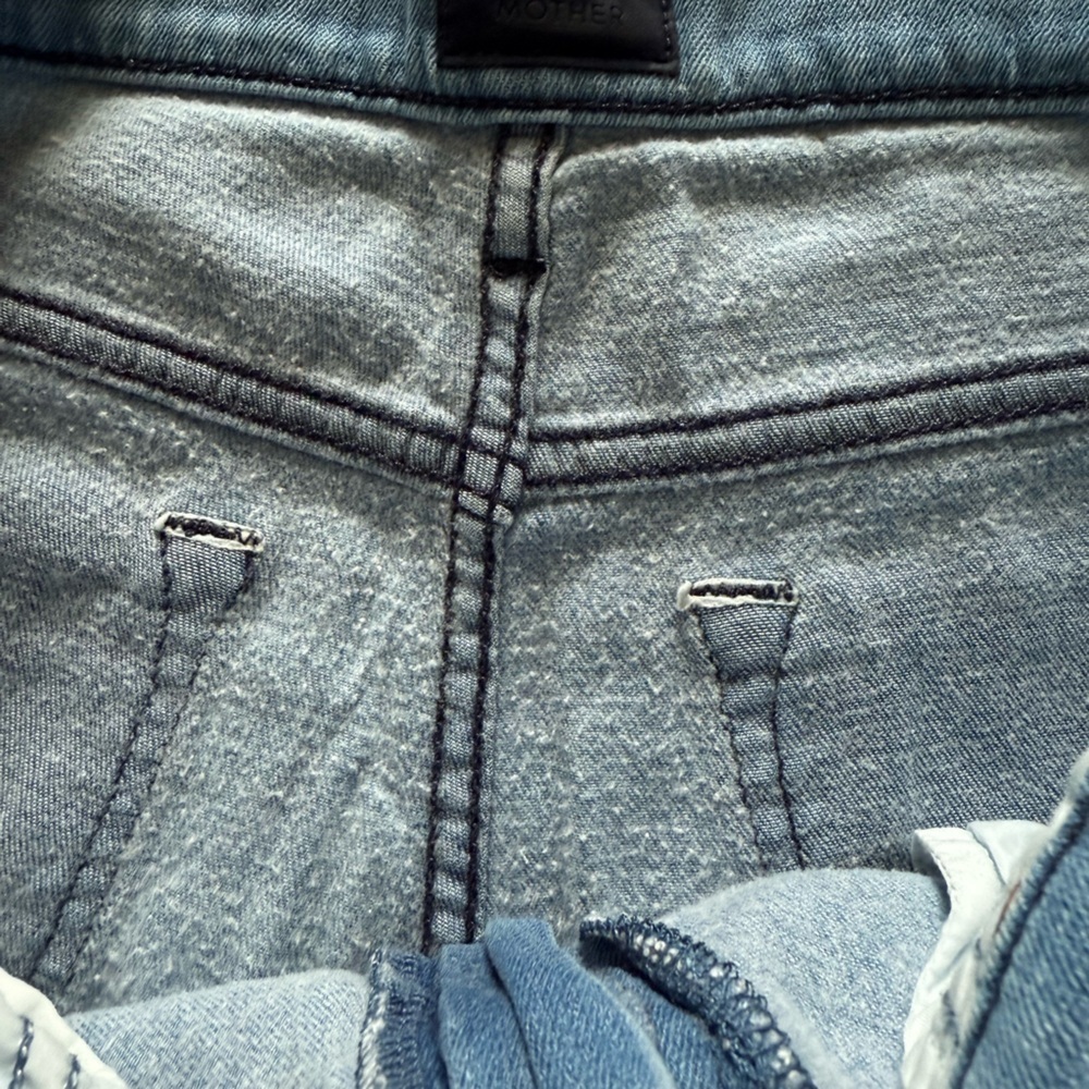 Mother The Dropout Jeans Size 25 Coastline Light Wash Lightweight Denim - Picture 10 of 11